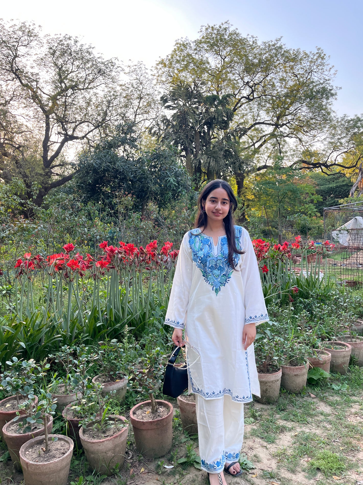 Saira Kashmiri cotton Aari Kurta Set- White