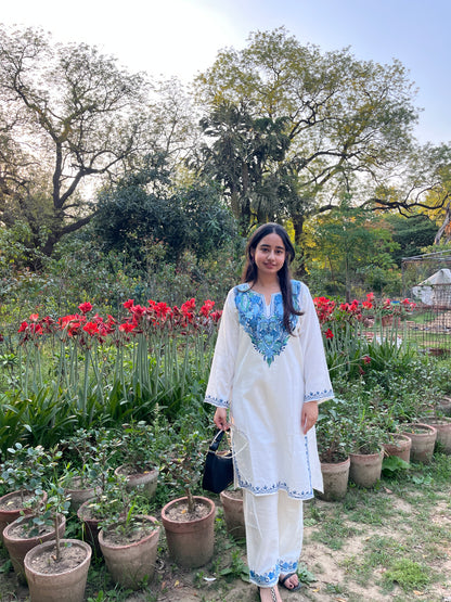 Saira Kashmiri cotton Aari Kurta Set- White