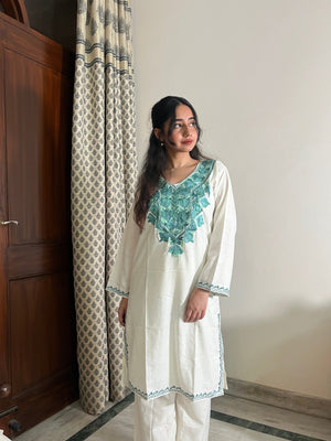 Saira Kashmiri cotton Aari Kurta Set- White