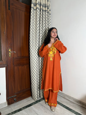Saira Kashmiri cotton Aari Kurta Set- Rust Orange