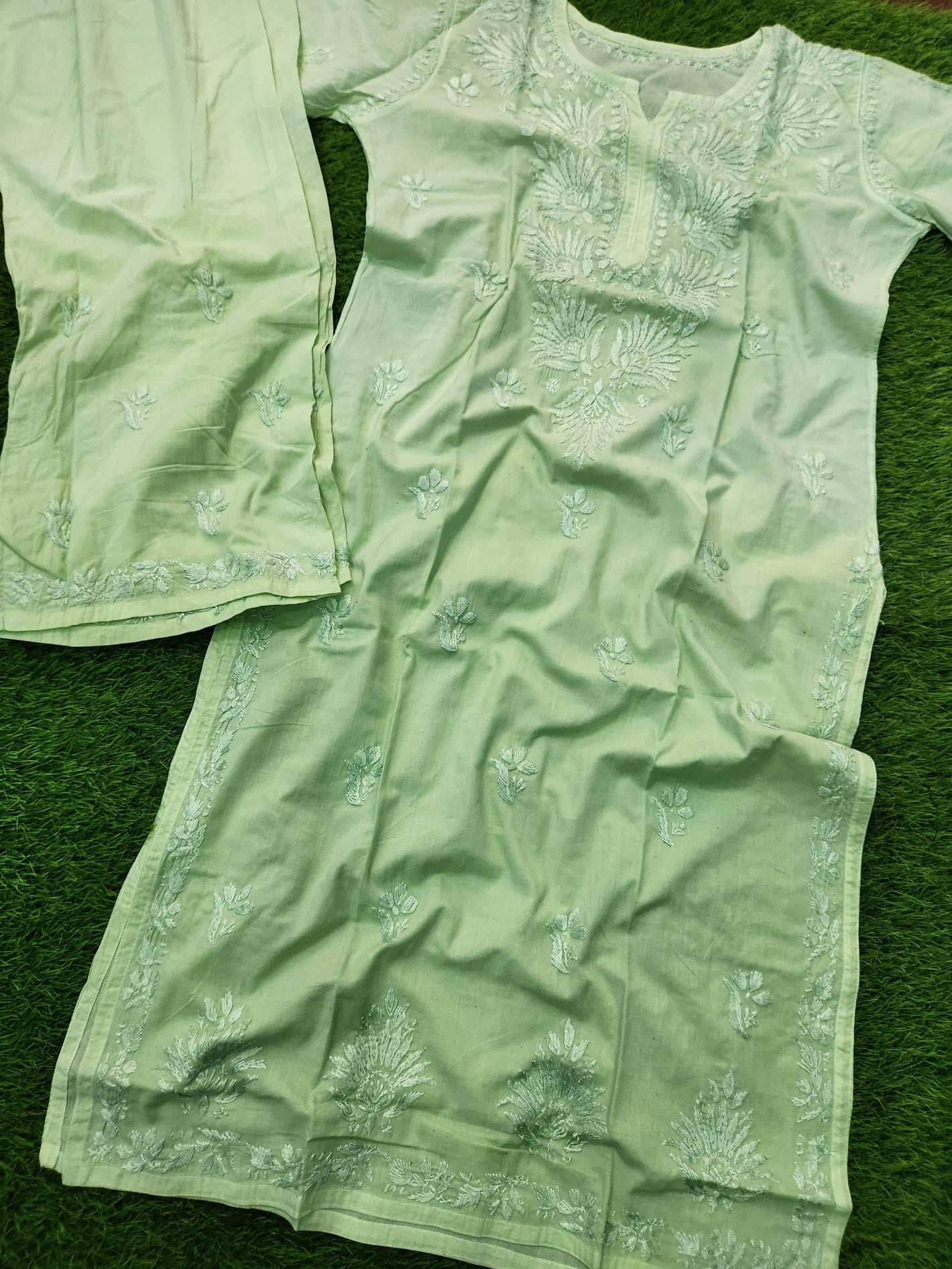 Jia Mulmul Cotton ombre Chikankari Kurta set- Green