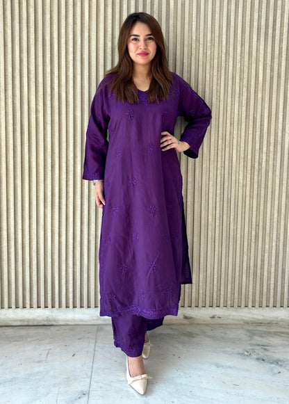 Diya modal chikankari kurta set