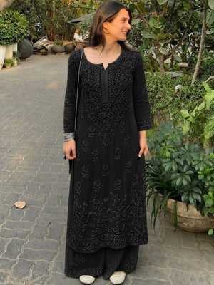 Yasmin modal chikankari kurta set- Black