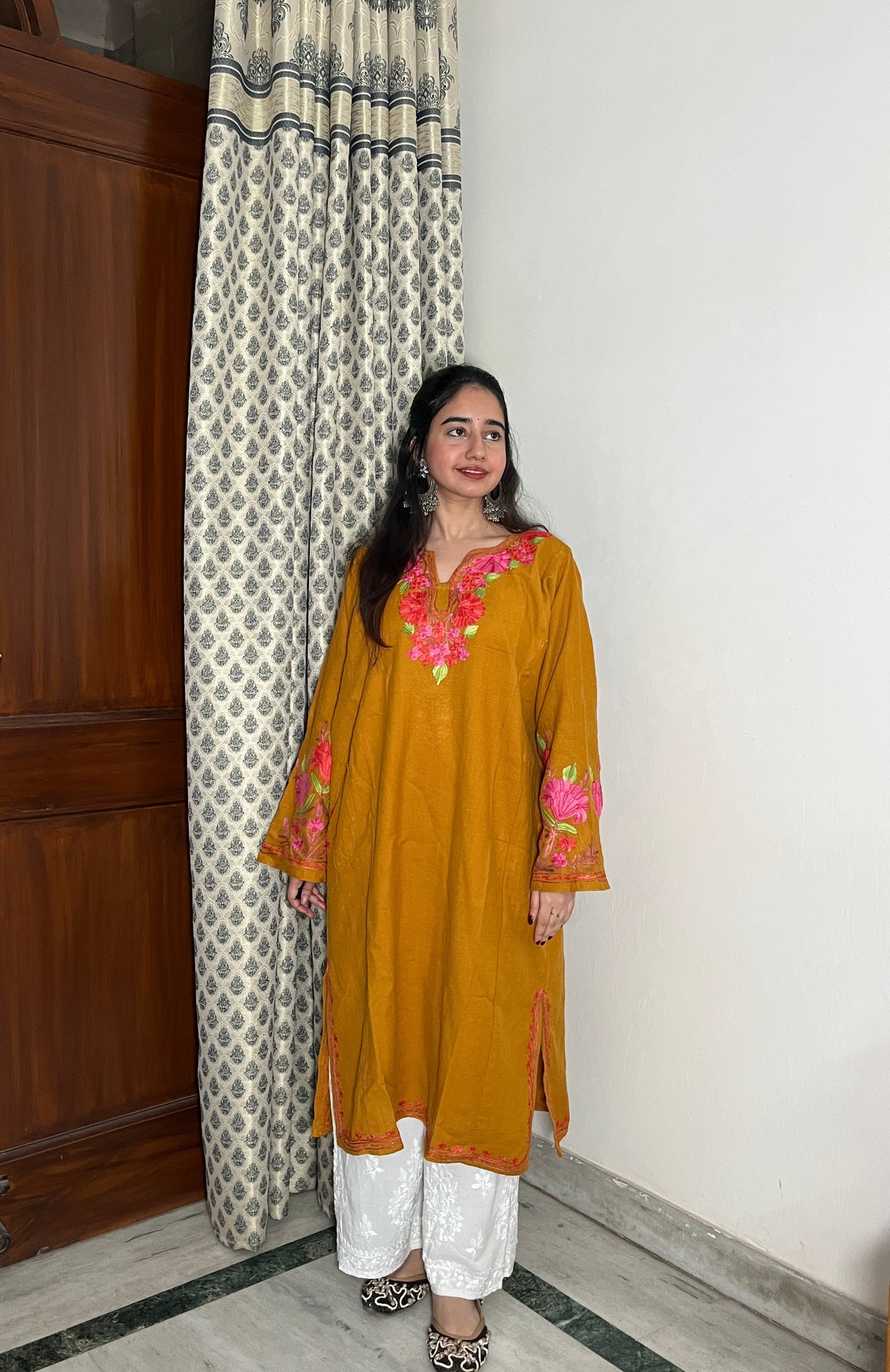 Firoza Kashmiri Aari Woollen Pheran- Yellow