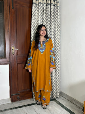 Tarini Kashmiri Woollen kurta set- Orange