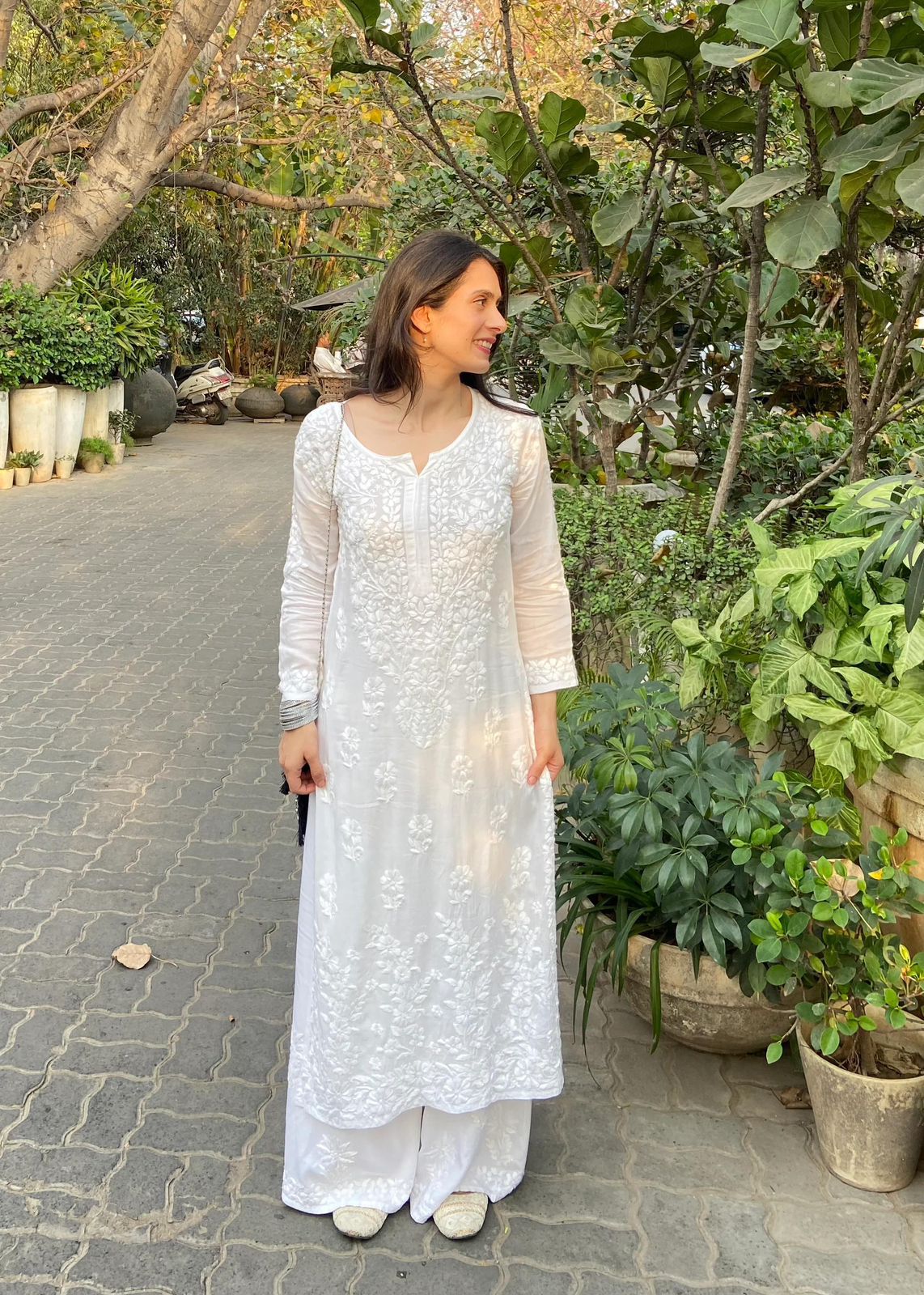 Palak modal chikankari kurta set- white