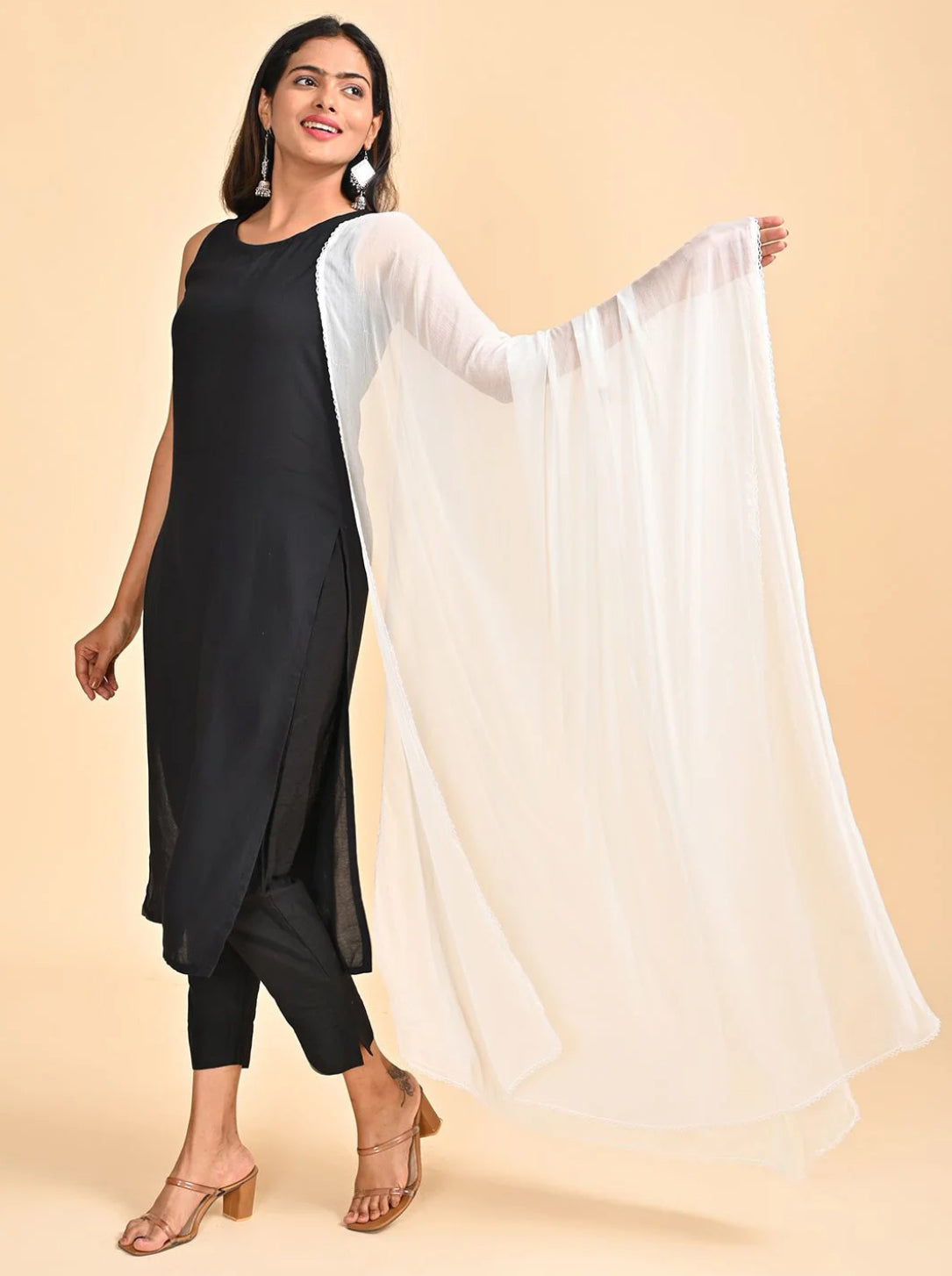 Chiffon dupatta with lace