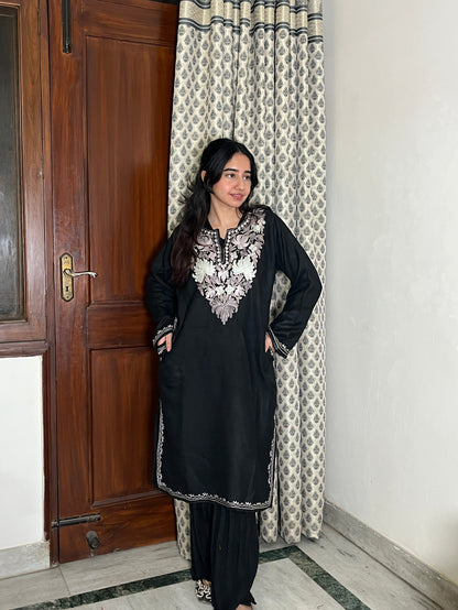 Zoha Kashmiri wool long kurta- Black