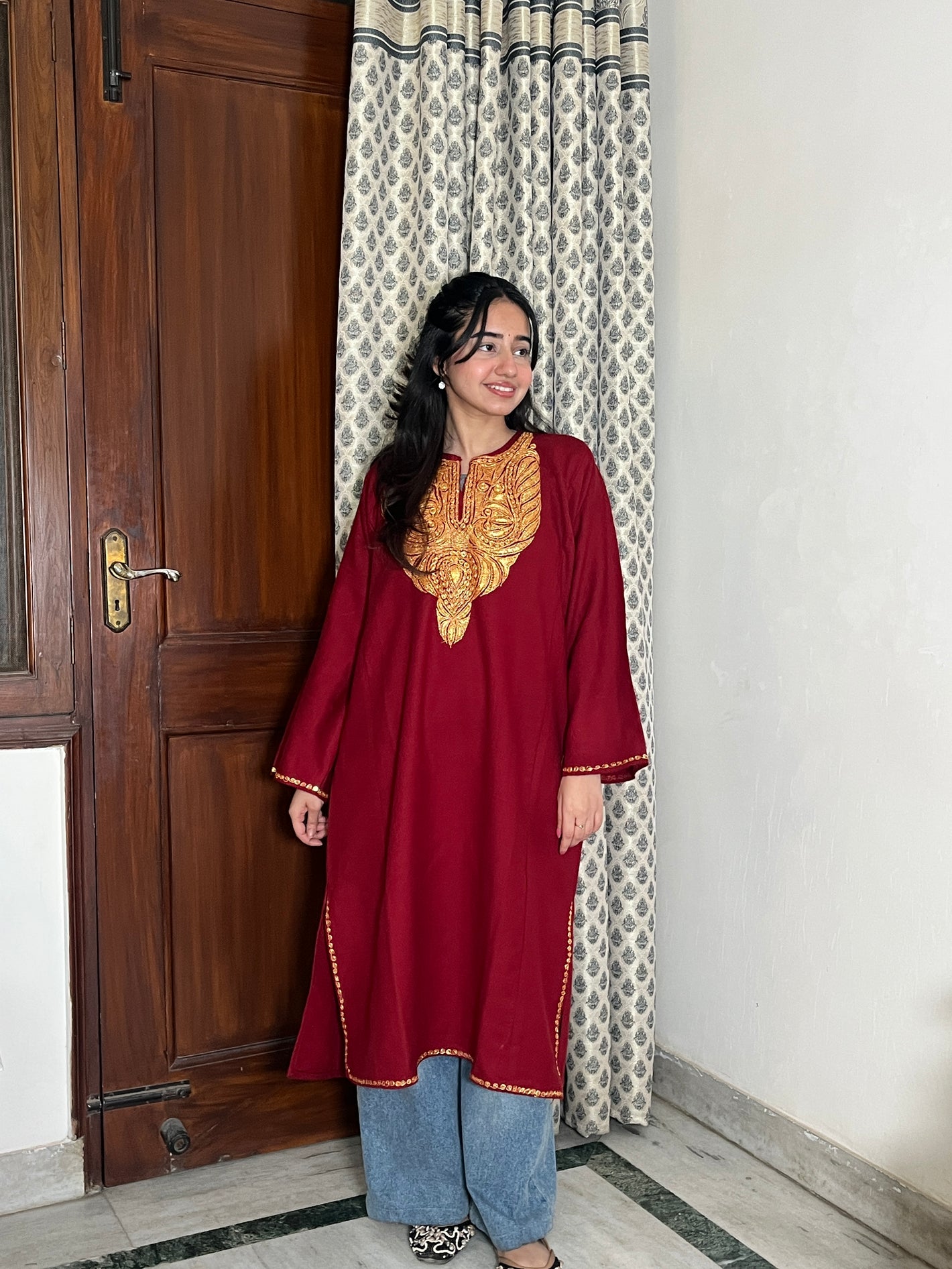 Rumaiza Kashmiri Woollen Tilla Pheran - Maroon