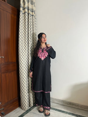Saira Kashmiri cotton Aari Kurta Set- Black