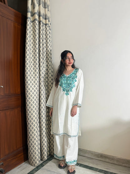 Saira Kashmiri cotton Aari Kurta Set- White