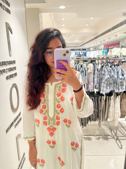 Dia modal Rose chikankari kurta set- white