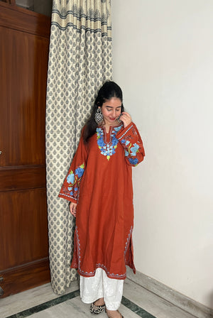 Firoza Kashmiri Aari Woollen Pheran- Rust