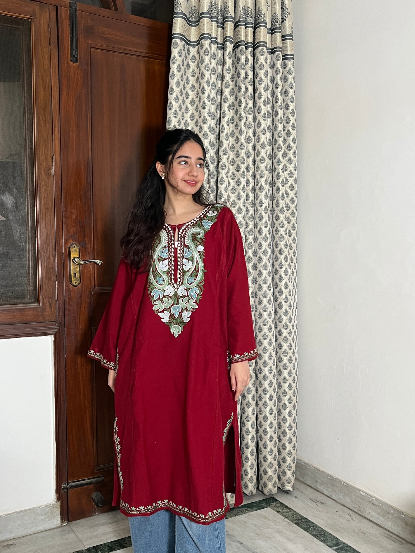 Sara Aari Woollen Pheran- Maroon