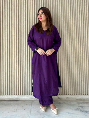 Diya modal chikankari kurta set
