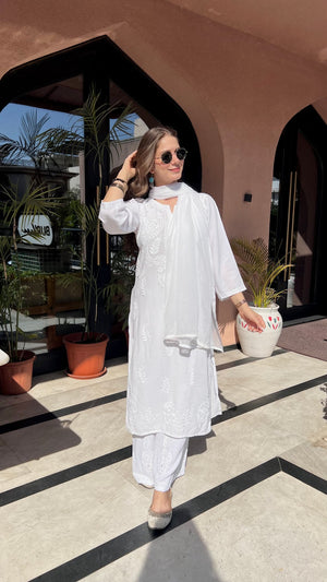 Kaira Mukaish Rayon kurta set with dupatta- White