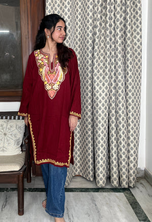 Isha woollen long kurta- Maroon