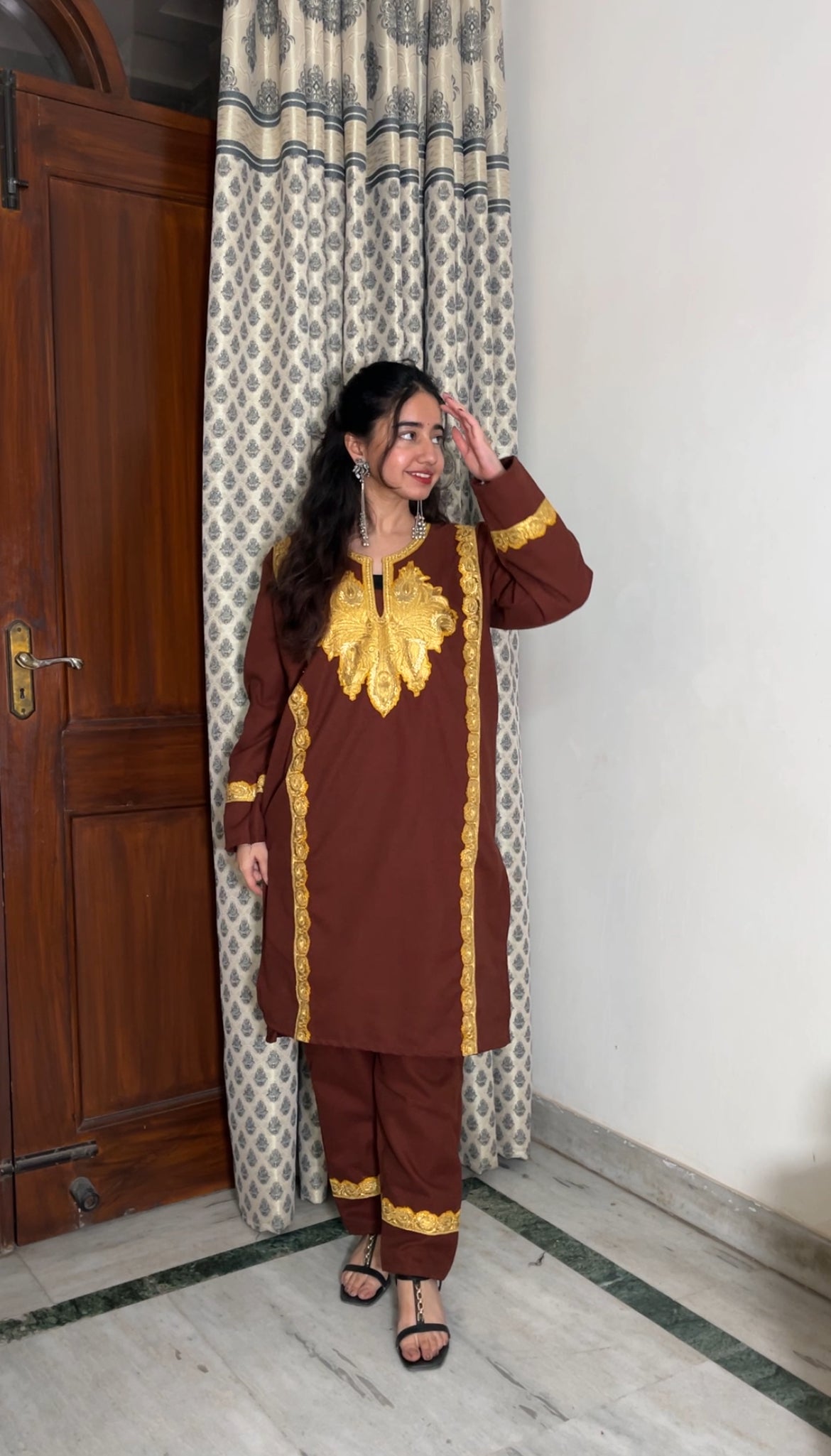 Tilla Kashmiri Woollen kurta set- Brown