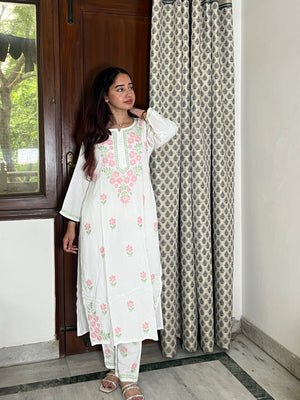 Dia modal Rose chikankari kurta set- white