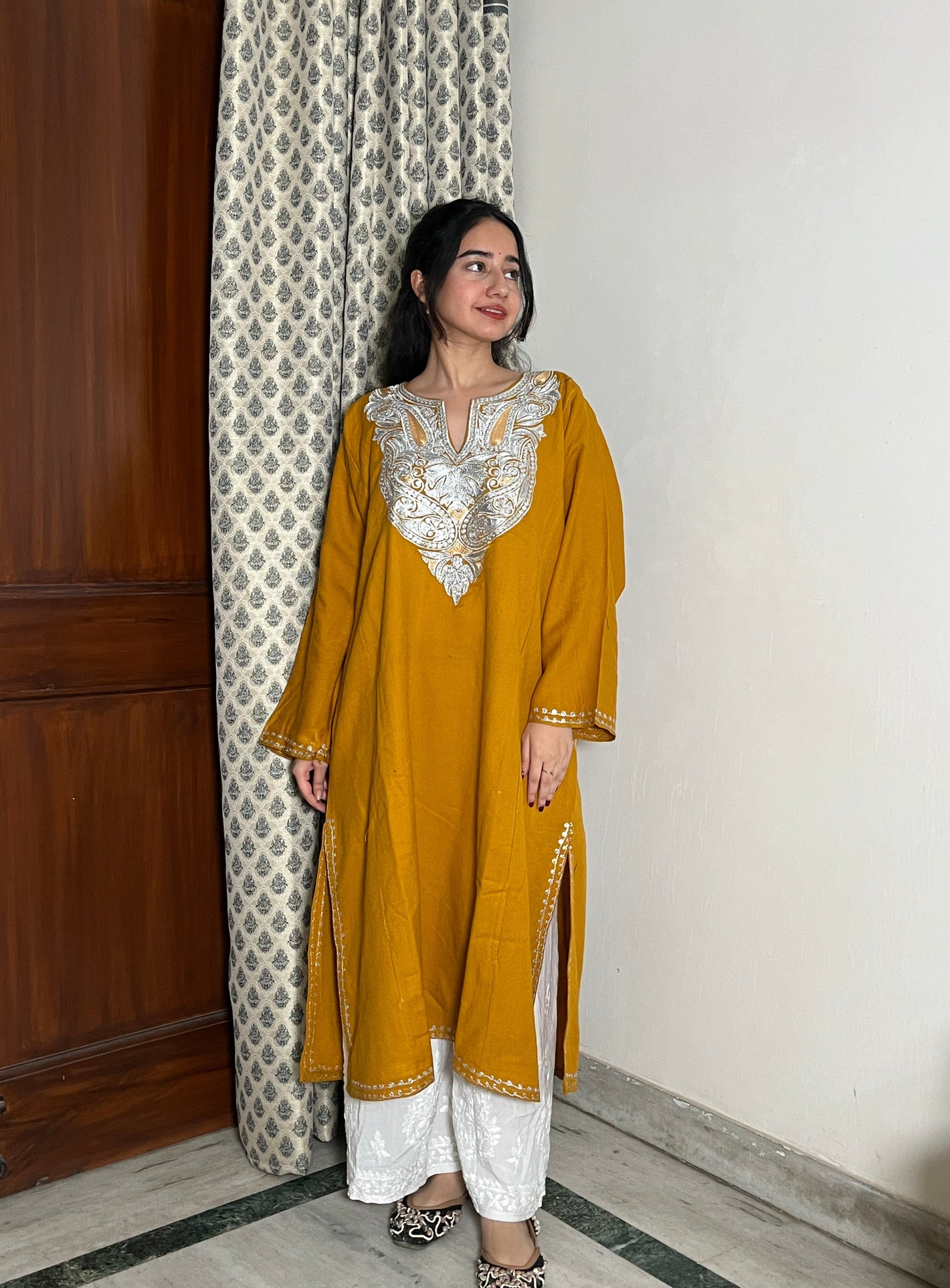 Kashmiri Woollen Tilla Pheran - Yellow