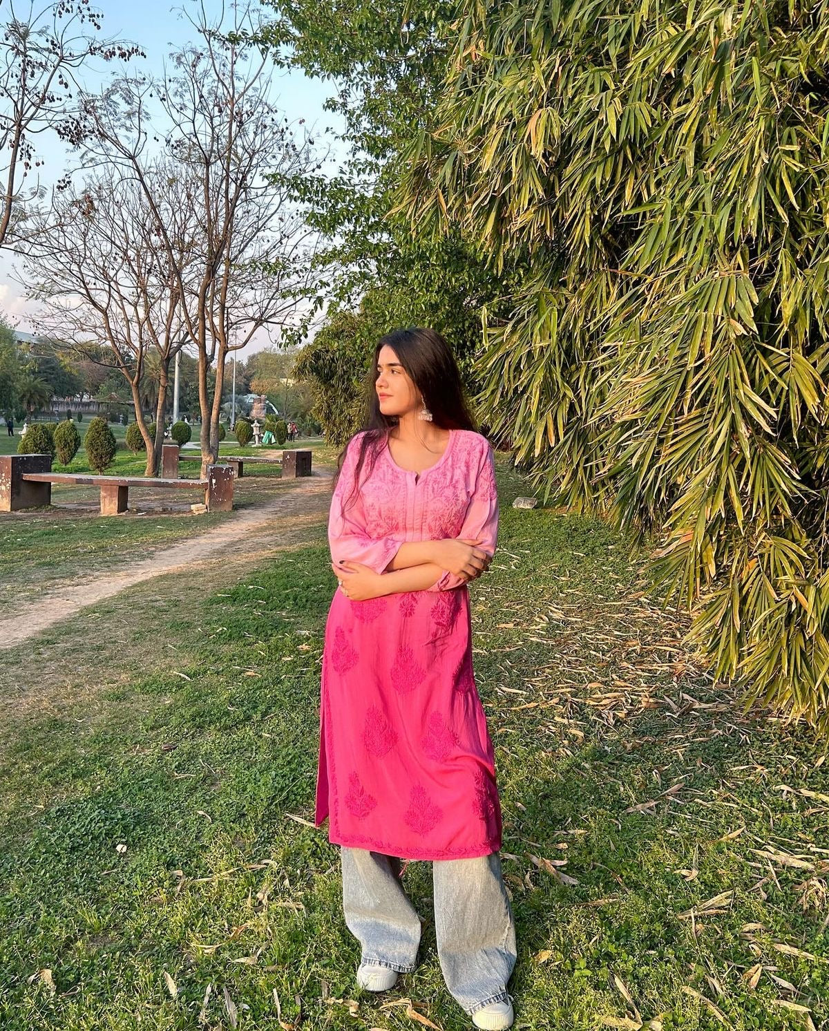 Sitara ombré Chikankari Rayon Kurta- Pink