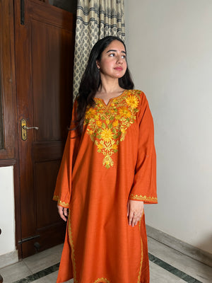 Saira Kashmiri cotton Aari Kurta Set- Rust Orange